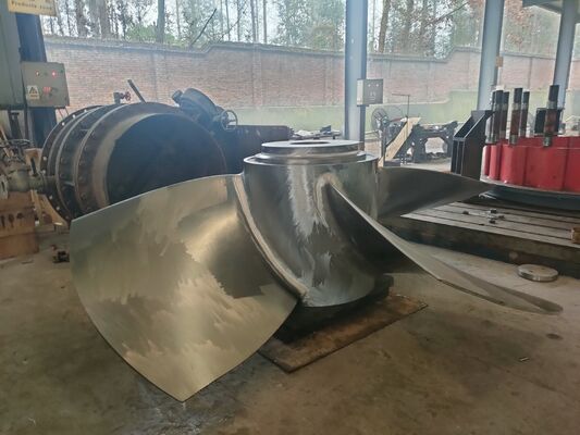 Kaplan-hydroturbine met verstelbare schoepen en roestvrijstalen schoepen voor 2-50 MW hydraulische energieopwekking